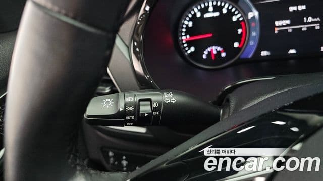 Kia Seltos 2022 — Şəkil 28/32