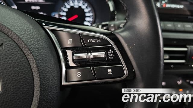 Kia Seltos 2022 — Şəkil 27/32