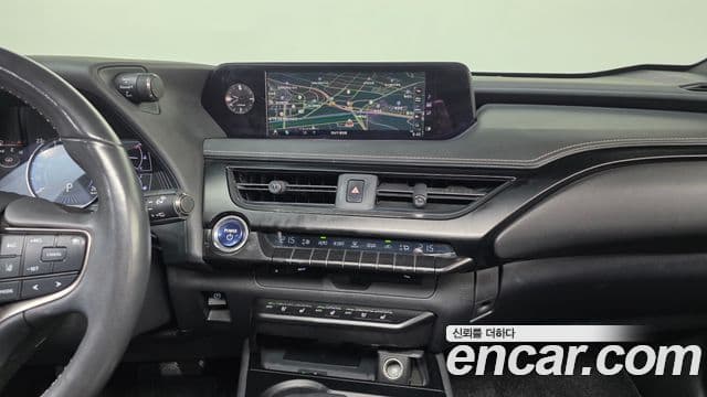 Lexus UX250h 2019 — Şəkil 14/20