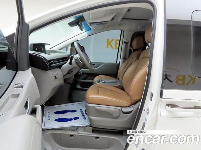 Hyundai Staria 2024 — ფოტო 15/20
