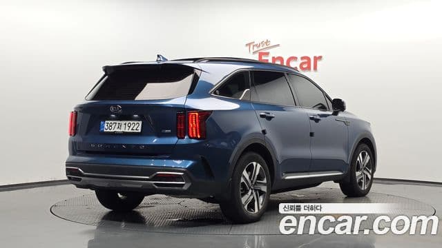 Kia Sorento 2021 — Фото 2/20