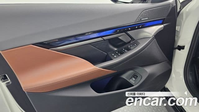 BMW 5 Series 2025 — Photo 10/32