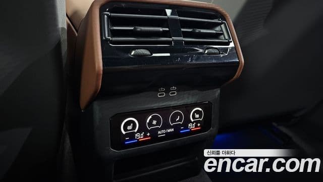 BMW 5 Series 2025 — Photo 2/32