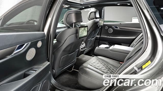 Genesis Electrified G80 2022 — Şəkil 12/20