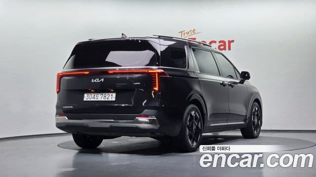 Kia Carnival 2023 — Фото 2/20