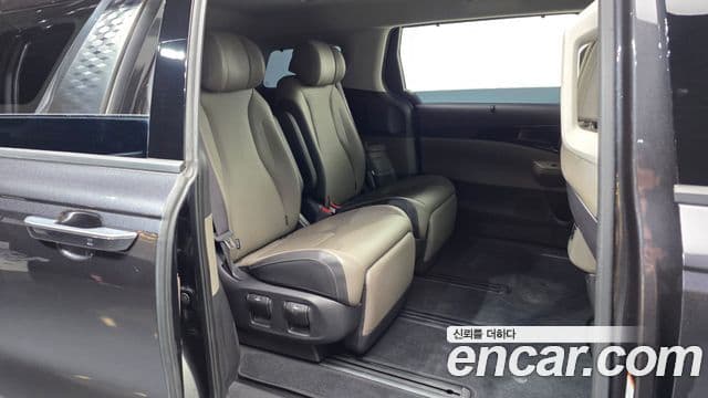 Kia Carnival 2023 — Фото 12/20