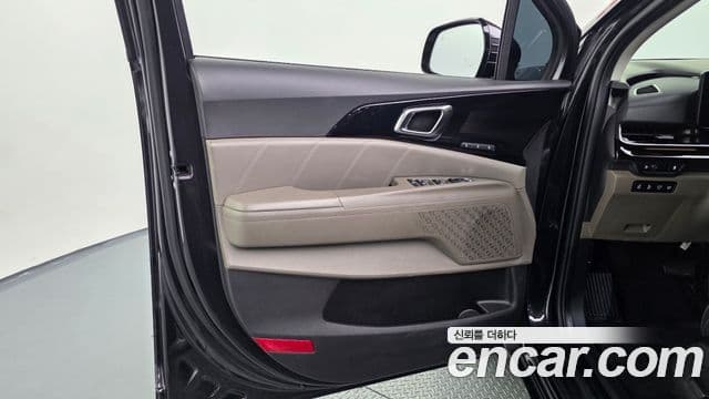 Kia Carnival 2023 — Şəkil 10/36