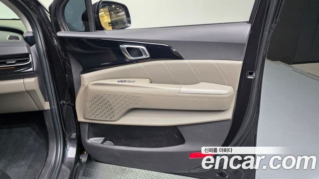 Kia Carnival 2023 — Şəkil 18/36
