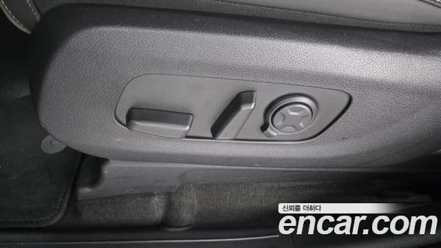 Kia Carnival 2023 — Şəkil 32/36