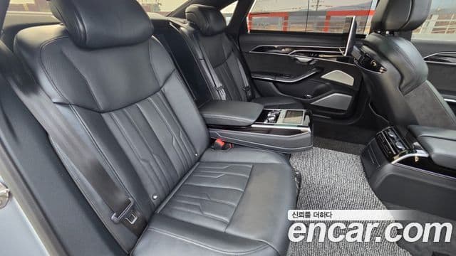 Audi A8 2020 — ფოტო 19/20