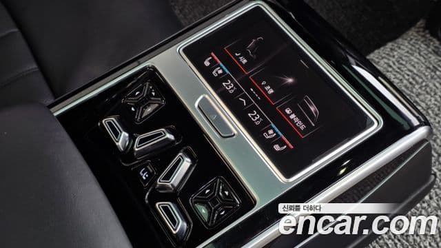 Audi A8 2020 — ფოტო 8/20