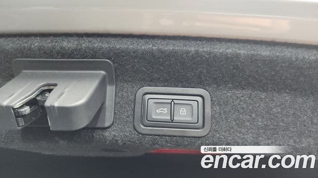 Audi A6 2021 — ფოტო 16/20