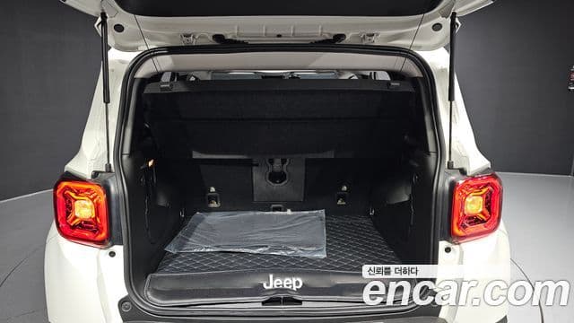 Jeep Renegade 2023 — Şəkil 20/20