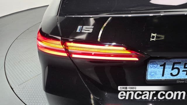 BMW i5 2025 — ფოტო 23/33