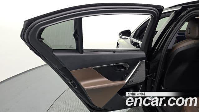 BMW i5 2025 — ფოტო 21/33