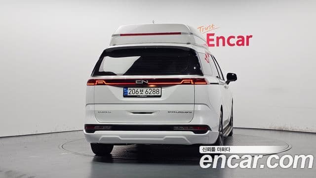 Kia Carnival 2022 — ფოტო 3/20