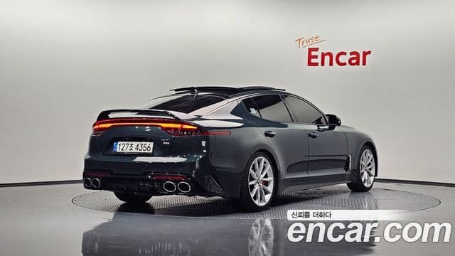 Kia Stinger 2021 — ფოტო 2/20