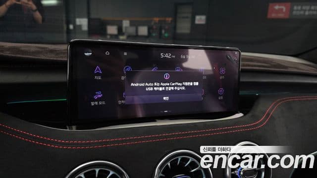 Kia Stinger 2021 — ფოტო 17/20
