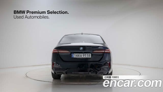 BMW 5 Series 2023 — Şəkil 3/20