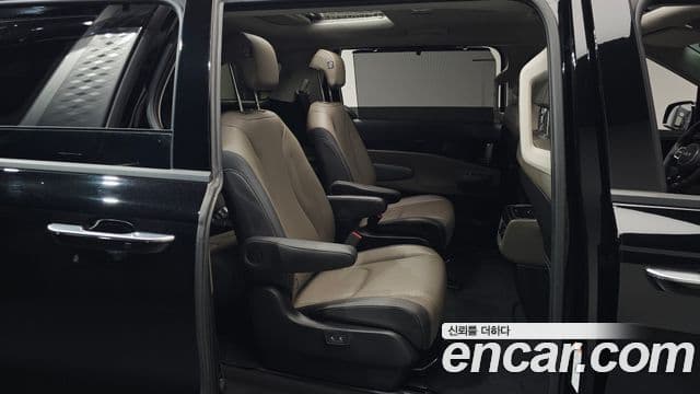 Kia Carnival 2023 — Photo 10/20