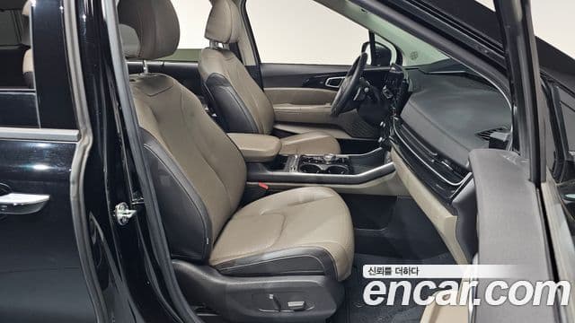 Kia Carnival 2023 — Photo 5/20