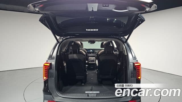 Kia Carnival 2023 — Photo 19/20