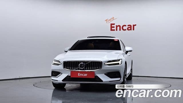 Volvo S60 2023 — ფოტო 3/20