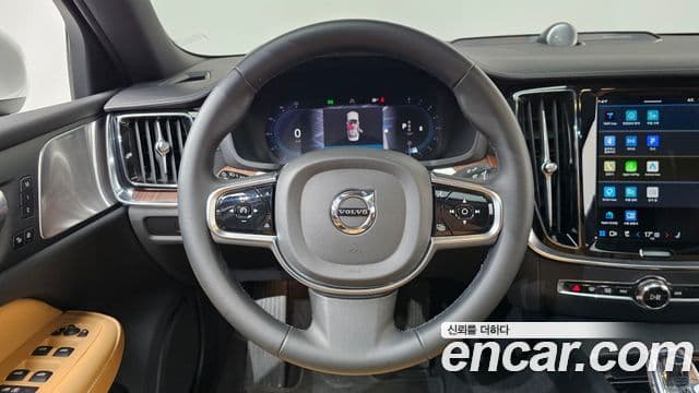 Volvo S60 2023 — ფოტო 12/20