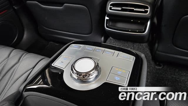Genesis Electrified G80 2024 — ფოტო 19/20