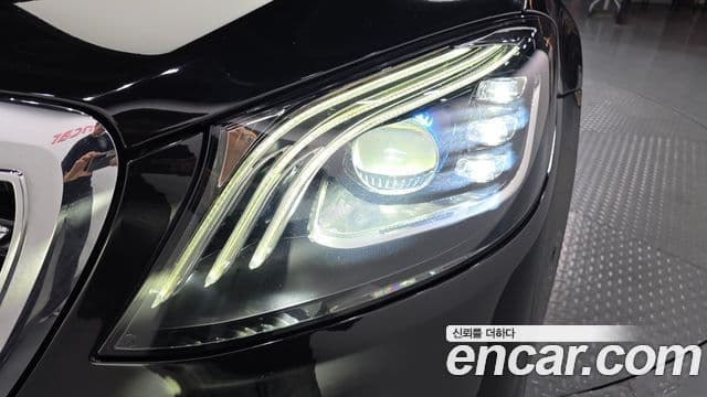 Mercedes-Benz S-Class 2020 — Photo 7/33