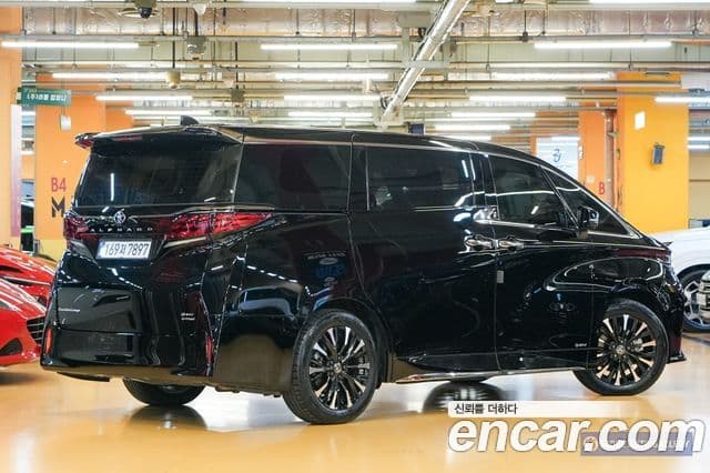 Toyota Alphard 2025 — ფოტო 4/20