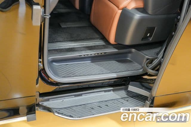 Toyota Alphard 2025 — ფოტო 16/20