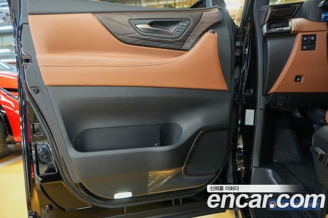 Toyota Alphard 2025 — ფოტო 17/20