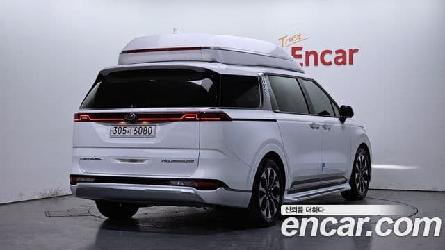 Kia Carnival 2021 — ფოტო 2/20