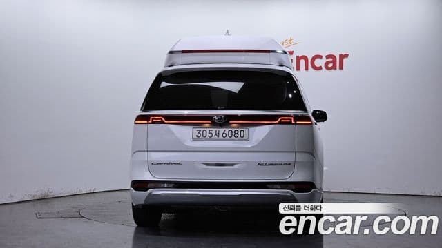 Kia Carnival 2021 — ფოტო 4/20