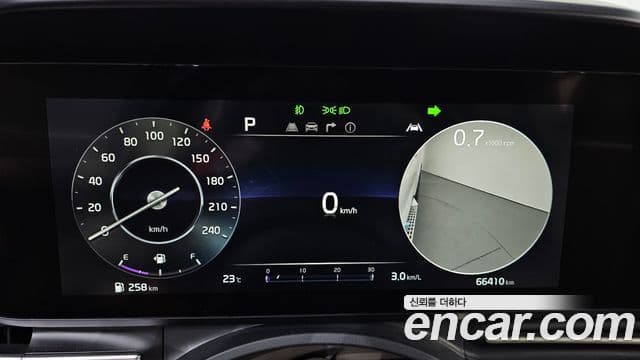 Kia Carnival 2021 — ფოტო 8/20