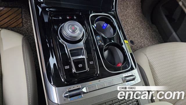 Kia Carnival 2021 — ფოტო 9/20