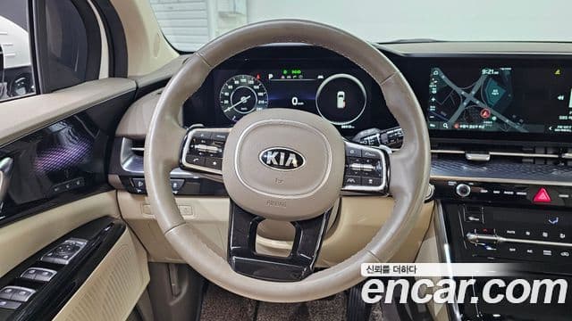 Kia Carnival 2021 — ფოტო 13/20