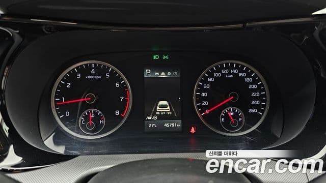 Kia K5 2023 — ფოტო 8/20