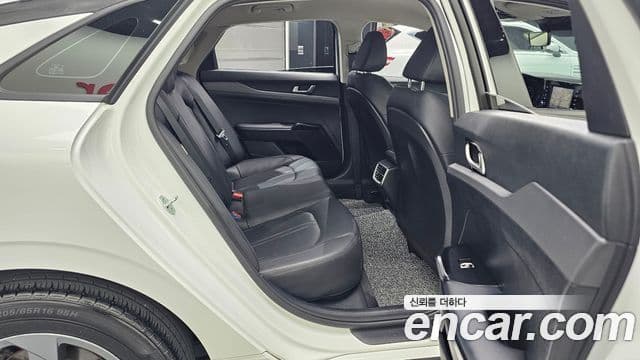 Kia K5 2023 — ფოტო 12/20