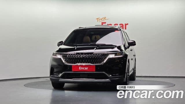 Kia Carnival 2023 — ფოტო 2/20