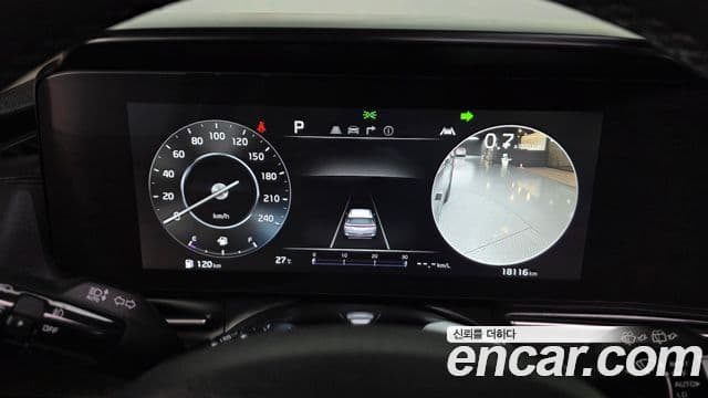 Kia Carnival 2023 — ფოტო 6/20
