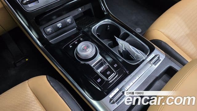 Kia Carnival 2023 — ფოტო 7/20
