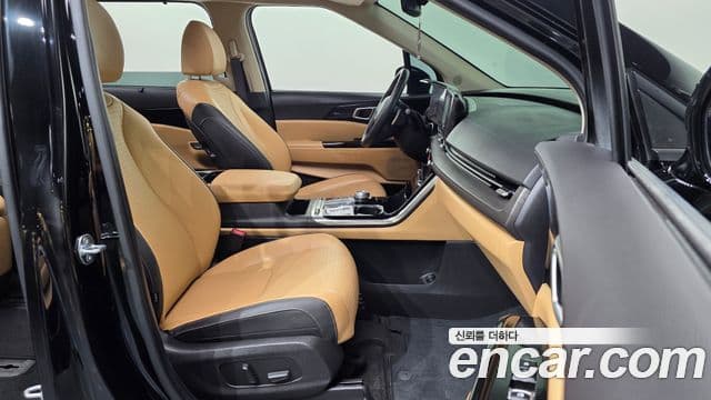 Kia Carnival 2023 — ფოტო 11/20
