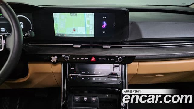 Kia Carnival 2023 — ფოტო 14/20