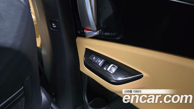 Kia Carnival 2023 — ფოტო 19/20