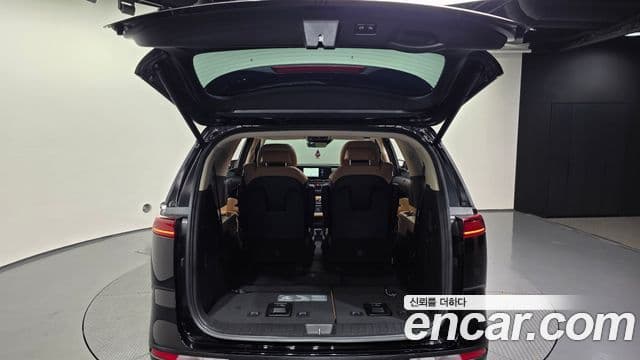 Kia Carnival 2023 — ფოტო 20/20