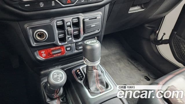 Jeep Wrangler 2019 — Şəkil 9/20