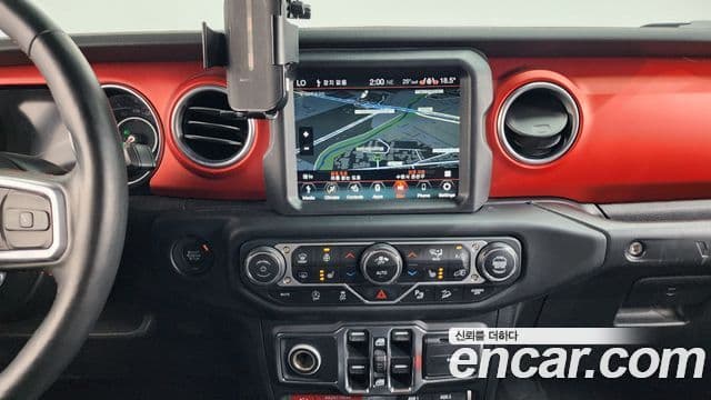 Jeep Wrangler 2019 — Şəkil 12/20