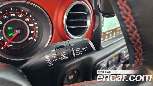 Jeep Wrangler 2019 — Photo 7/33